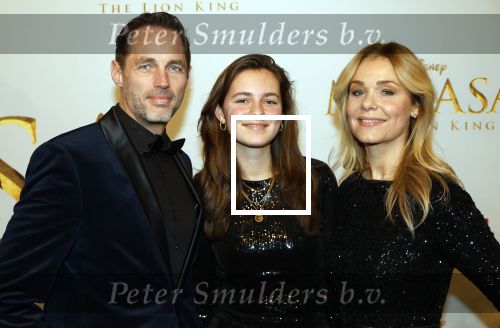 Amsterdam 17 december 2024
Premiere Mufasa (disney) in hotel l\'Europe. froukje de Both met partner en dochter
