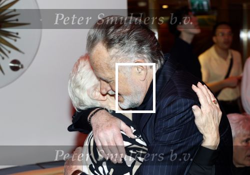 Rotterdam 21 december 2024
Hans Bouwens ( George Baker ) viert samen metb zijn vrouw Blanche en familie zijn 80e verjaardag op SS Rotterdam. George Baker en Joke Alberts