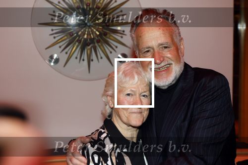 Rotterdam 21 december 2024
Hans Bouwens ( George Baker ) viert samen metb zijn vrouw Blanche en familie zijn 80e verjaardag op SS Rotterdam. George Baker en Joke Alberts