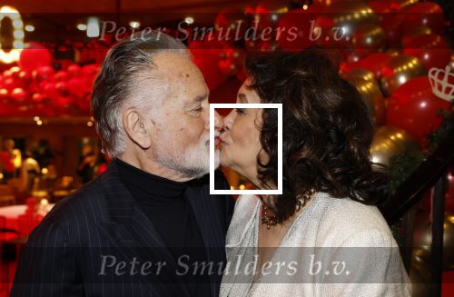 Rotterdam 21 december 2024
Hans Bouwens ( George Baker ) viert samen metb zijn vrouw Blanche en familie zijn 80e verjaardag op SS Rotterdam.