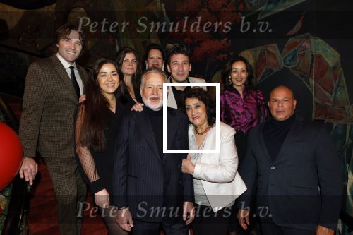 Rotterdam 21 december 2024
Hans Bouwens ( George Baker ) viert samen metb zijn vrouw Blanche en familie zijn 80e verjaardag op SS Rotterdam. George Baker met vrouw en kinderen
