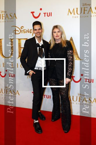 Amsterdam 17 december 2024
Premiere Mufasa (disney) in hotel l\'Europe. Glenn Eilbracht en een vriendin