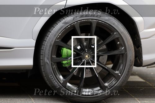 Amsterdam 30 mei 2023
Schade aan de velg van de Urus van Gregory v d Wiel