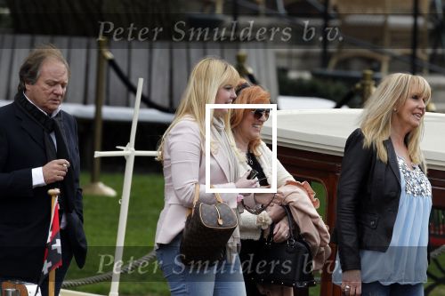 Amsterdam 7 april 2011
Surprise feestje voor Patricia Paay haar 62e verjaardag bij het Hilton hotel.
oa aanwezig haar vader en moeder vriend Nicky v Dam schoonvader zus Yvonne Keeley met dochter en John en Loes v Katwijk. Ze varen met boot door de grachten.
Peter Smulders bv
Peter Smulders bv