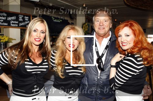 Bergen aan Zee 4 juli 2007
Patricia Paay Yvonne Keeley en Ingrid Ferdinadez als de starsisters op de tros muziekfeesten. John v Katwijk
Peter Smulders bv