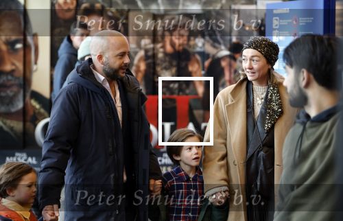 Utrecht 22 december 2024
Premiere Mees Kees in Utrecht . Jon Karthaus en carolien Spoor kwamen met hun kinderen