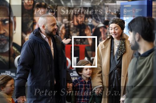 Utrecht 22 december 2024
Premiere Mees Kees in Utrecht . Jon Karthaus en carolien Spoor kwamen met hun kinderen