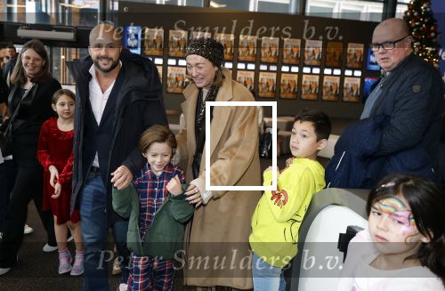 Utrecht 22 december 2024
Premiere Mees Kees in Utrecht . Jon Karthaus en carolien Spoor kwamen met hun kinderen