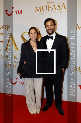 Amsterdam 17 december 2024
Premiere Mufasa (disney) in hotel l\'Europe. Kaja Wolfers met partner