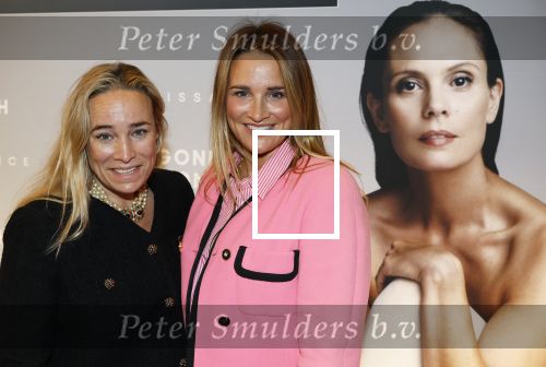 Amsterdam 11 december 2024
Premiere Igone de Jongh in de stadsschouwburg. Lieke v Lexmond kwam met haar zus Jetteke