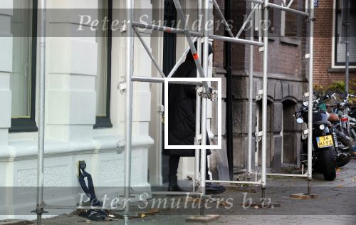 Amsterdam 7 december 2024
Ruud de Wild en zijn nieuwe vriendin Linda Stulic verlaten s ochtends samen het huis van Ruud en gaan met de auto naar hun winkel in de Jordaan . Ze hebben daar een pop up store. Linda is een fantastische fotograaf die ook wel de nieuwe Anton Corbijn wordt genoemd.