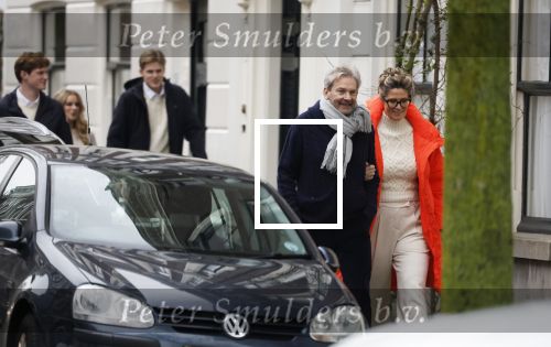 Den Haag 21 december 2024
Matthijs v Nieuwkerk en zijn vrouw Martha Riemsma zijn vandaag in kleine kring getrouwd . Ook de beide zoons van Martha waren aanwezig.