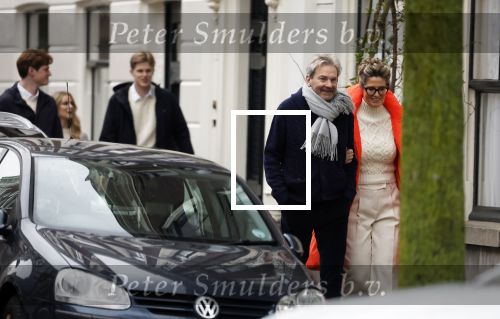 Den Haag 21 december 2024
Matthijs v Nieuwkerk en zijn vrouw Martha Riemsma zijn vandaag in kleine kring getrouwd . Ook de beide zoons van Martha waren aanwezig.