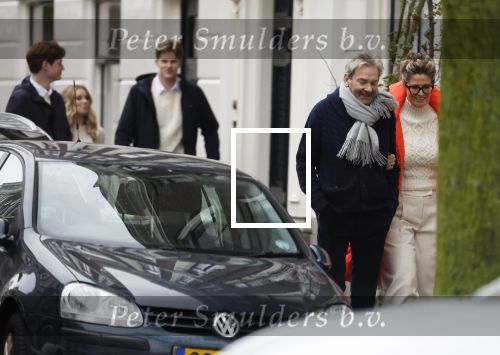 Den Haag 21 december 2024
Matthijs v Nieuwkerk en zijn vrouw Martha Riemsma zijn vandaag in kleine kring getrouwd . Ook de beide zoons van Martha waren aanwezig.