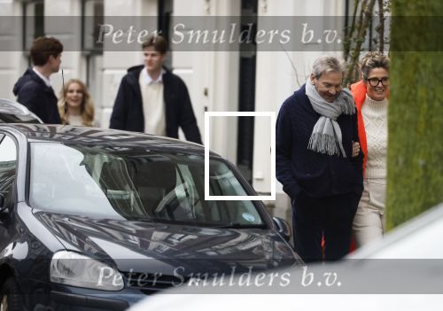 Den Haag 21 december 2024
Matthijs v Nieuwkerk en zijn vrouw Martha Riemsma zijn vandaag in kleine kring getrouwd . Ook de beide zoons van Martha waren aanwezig.