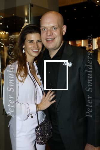 Amsterdam 13 december 2024
Michael v Gerwen met zijn vrouw op Masters of Luxury.