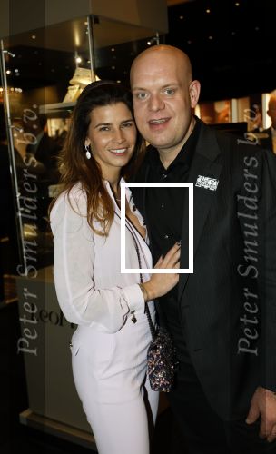 Amsterdam 13 december 2024
Michael v Gerwen met zijn vrouw op Masters of Luxury.
