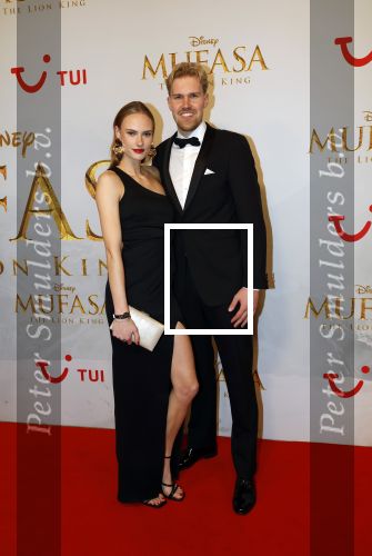 Amsterdam 17 december 2024
Premiere Mufasa (disney) in hotel l\'Europe.
