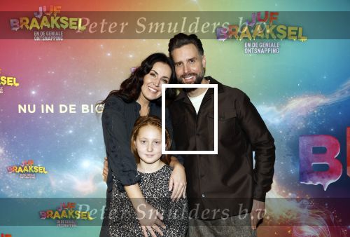 Amsterdam 8 december 2024
Premiere Juf Brakel in Pathe Arena met in de hoofdrollen Nicolette v Dam Martijn Fischer Annette Barlo Ditmar Marlin Flint de Man Floris Gobel Annick Boer Aram v d Rest Bart Oomen Carolina Dijkhuizen ea. Nick Schilder met zijn vrouw Kirsten Schilder en hun dochter