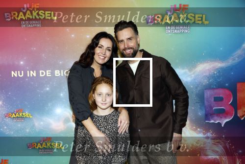 Amsterdam 8 december 2024
Premiere Juf Brakel in Pathe Arena met in de hoofdrollen Nicolette v Dam Martijn Fischer Annette Barlo Ditmar Marlin Flint de Man Floris Gobel Annick Boer Aram v d Rest Bart Oomen Carolina Dijkhuizen ea. Nick Schilder met zijn vrouw Kirsten Schilder en hun dochter
