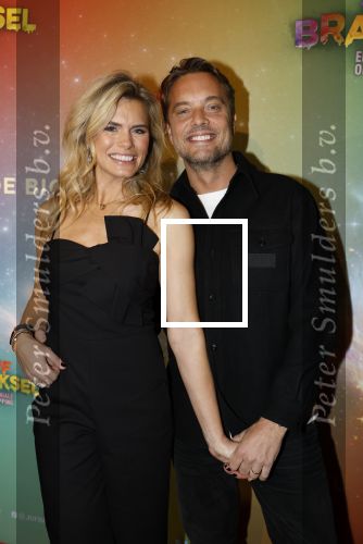 Amsterdam 8 december 2024
Premiere Juf Brakel in Pathe Arena met in de hoofdrollen Nicolette v Dam Martijn Fischer Annette Barlo Ditmar Marlin Flint de Man Floris Gobel Annick Boer Aram v d Rest Bart Oomen Carolina Dijkhuizen ea. Nicolette v Dam en man Bas Smit