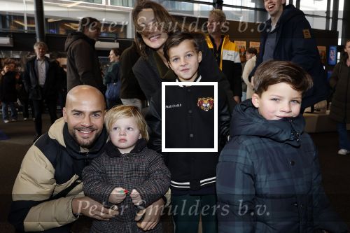 Utrecht 22 december 2024
Premiere Mees Kees in Utrecht . Oscar Aerts kwam met vrouw en kinderen