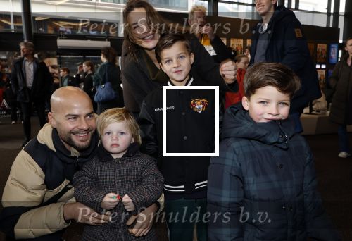 Utrecht 22 december 2024
Premiere Mees Kees in Utrecht . Oscar Aerts kwam met vrouw en kinderen
