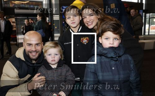 Utrecht 22 december 2024
Premiere Mees Kees in Utrecht . Oscar Aerts kwam met vrouw en kinderen