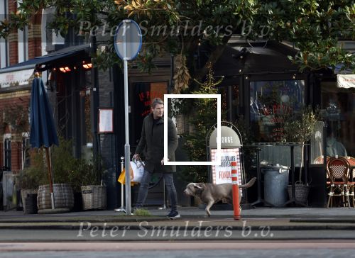 Amsterdam 19 december 2024
Prins maurits en zijn hond doen boodschappen in Amsterdam zuid en ga via het vondelpark naar huis .