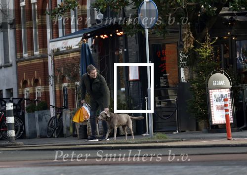 Amsterdam 19 december 2024
Prins maurits en zijn hond doen boodschappen in Amsterdam zuid en ga via het vondelpark naar huis .