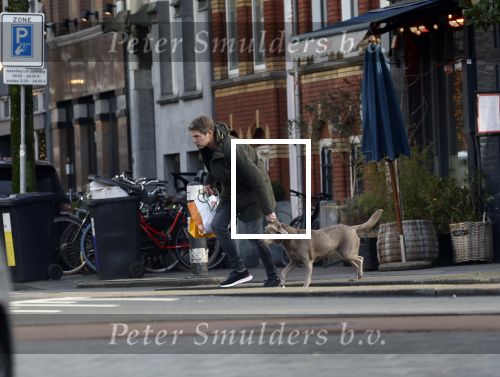 Amsterdam 19 december 2024
Prins maurits en zijn hond doen boodschappen in Amsterdam zuid en ga via het vondelpark naar huis .
