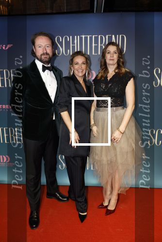 Amsterdam 9 december 2024
Premiere Schitetrend met in de hoofdrollen Holly Brood Gijs Scholten v Asschat Caro Lenssen Hannah Hoekstra Maarten Heijemans Bobbie Mulder Sidar Toksoz  in Tuschinski. Rachel v Bommel