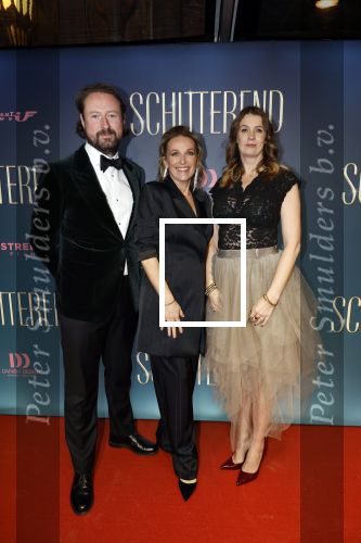 Amsterdam 9 december 2024
Premiere Schitetrend met in de hoofdrollen Holly Brood Gijs Scholten v Asschat Caro Lenssen Hannah Hoekstra Maarten Heijemans Bobbie Mulder Sidar Toksoz  in Tuschinski. Rachel v Bommel