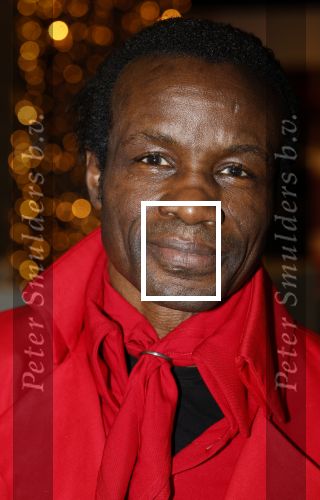 Amsterdam 13 december 2024
Regilio Tuur presenteert zijn magazine op de masters Expo . Zijn moeder en familie zijn aanwezig.