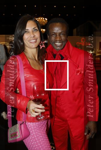 Amsterdam 13 december 2024
Regilio Tuur presenteert zijn magazine op de masters Expo . Zijn moeder en familie zijn aanwezig.