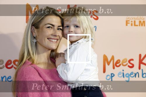 Utrecht 22 december 2024
Premiere Mees Kees in Utrecht . Renee Gunning en dochter Mabel