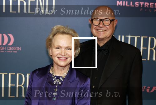 Amsterdam 9 december 2024
Premiere Schitetrend met in de hoofdrollen Holly Brood Gijs Scholten v Asschat Caro Lenssen Hannah Hoekstra Maarten Heijemans Bobbie Mulder Sidar Toksoz  in Tuschinski. Renee Soutendijk met man Thed Lenssen en kleinkinderen