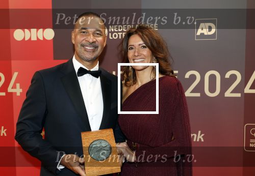 Arnhem 18 december 2024
Sportman van het jaar op Papendal. Sportgala.Ruud Gullit met zijn vriendin Karin de Rooij