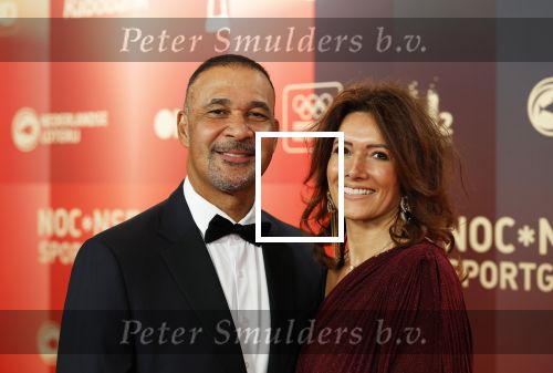 Arnhem 18 december 2024
Sportman van het jaar op Papendal. Sportgala.Ruud Gullit met zijn vriendin Karin de Rooij