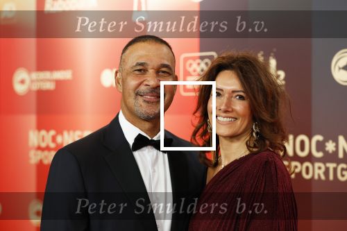 Arnhem 18 december 2024
Sportman van het jaar op Papendal. Sportgala.Ruud Gullit met zijn vriendin Karin de Rooij