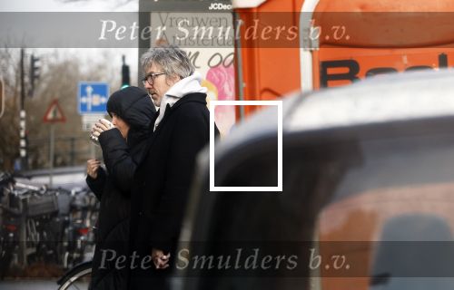 Amsterdam 7 december 2024
Ruud de Wild en zijn nieuwe vriendin Linda Stulic verlaten s ochtends samen het huis van Ruud en gaan met de auto naar hun winkel in de Jordaan . Ze hebben daar een pop up store. Linda is een fantastische fotograaf die ook wel de nieuwe Anton Corbijn wordt genoemd.
