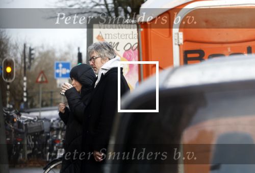 Amsterdam 7 december 2024
Ruud de Wild en zijn nieuwe vriendin Linda Stulic verlaten s ochtends samen het huis van Ruud en gaan met de auto naar hun winkel in de Jordaan . Ze hebben daar een pop up store. Linda is een fantastische fotograaf die ook wel de nieuwe Anton Corbijn wordt genoemd.