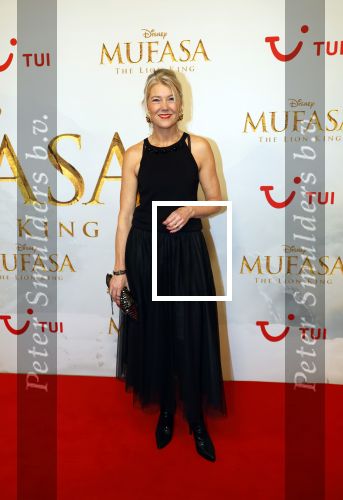 Amsterdam 17 december 2024
Premiere Mufasa (disney) in hotel l\'Europe. Sandra Ysbrandy met man