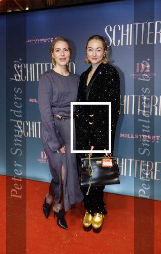Amsterdam 9 december 2024
Premiere Schitetrend met in de hoofdrollen Holly Brood Gijs Scholten v Asschat Caro Lenssen Hannah Hoekstra Maarten Heijemans Bobbie Mulder Sidar Toksoz  in Tuschinski. Sanne Langelaar en Carolien Spoor