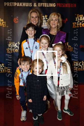 Tilburg 22 december 2024
Premiere theatershow Efteling in schouwburg van Tilburg . Tineke Schouten kwam met dochter en kleinkinderen