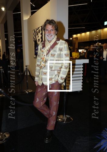 Amsterdam 14 november 2024
VIP Day Masters Expo in de RAI. Toine v Peperstraten loopt modeshgow Addy v d Krommenacker