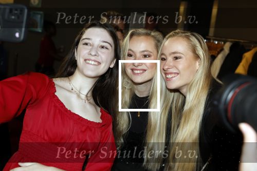 Amsterdam 8 december 2024
Premiere Juf Brakel in Pathe Arena met in de hoofdrollen Nicolette v Dam Martijn Fischer Annette Barlo Ditmar Marlin Flint de Man Floris Gobel Annick Boer Aram v d Rest Bart Oomen Carolina Dijkhuizen ea. Walewijn zusjes