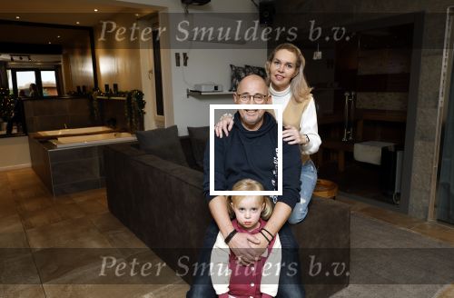 Groningen 23 december 2024
Willem Boomsma  (Big Brother) en zijn vriendin Marion  hebben een prive Welness in Groningen .
Hun kleindochter was gezellig op visite bij opa en oma.