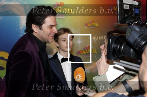 Amsterdam 8 december 2024
Premiere Juf Brakel in Pathe Arena met in de  Xander de Buisonje met zijn nichtje