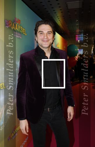 Amsterdam 8 december 2024
Premiere Juf Brakel in Pathe Arena met in de  Xander de Buisonje met zijn nichtje
